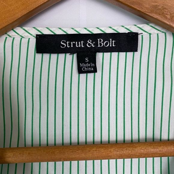 Strut & Bolt Green Stripe Ruffle V-neck Long Sleeve Shirt w/ Lace Detail - Picture 4 of 5